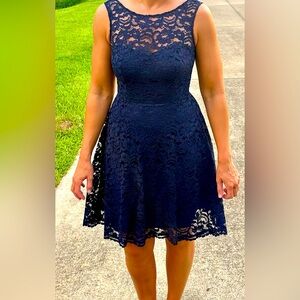 Navy lace short formal dress. Size 8. Lined.